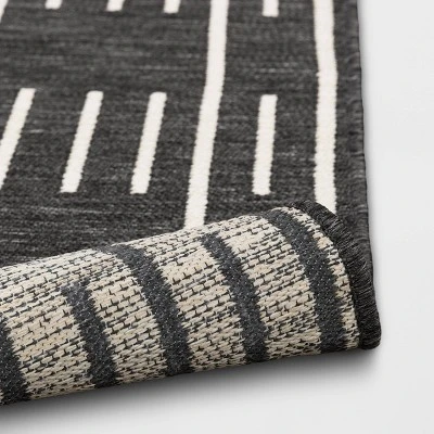 7'x10' Striped Checks Outdoor Rug Charcoal Gray - Threshold™ 5 7'x10' Striped Checks Outdoor Rug Charcoal Gray - Threshold™ - Image 3